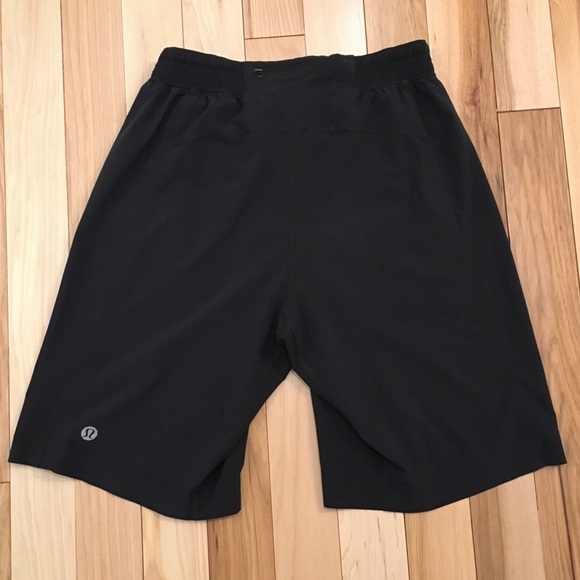 Lululemon Mens Shorts Size M With Old Logo ,Black - Picture 1 of 9